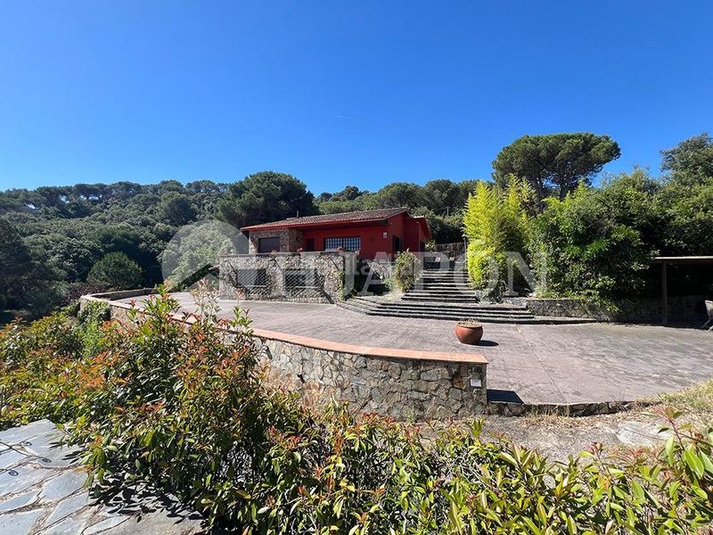 Foto 9215e80d-cd67-4d9a-96b3-a0a73a0a3146. Casa amb calefacció aparcament piscina a Vallromanes