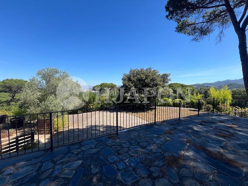 Foto aa1c104e-c323-456c-8616-01c18dab37fb. Casa amb calefacció aparcament piscina a Vallromanes