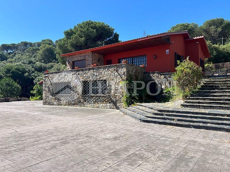 Foto b72928d1-7a0a-4814-8ad8-39ec595624e8. Casa amb calefacció aparcament piscina a Vallromanes