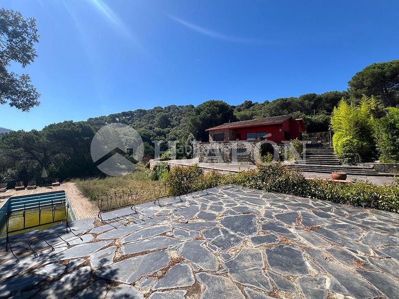 Foto f1e4a833-d339-4553-8ed3-b07e75b6a62f. Casa amb calefacció aparcament piscina a Vallromanes