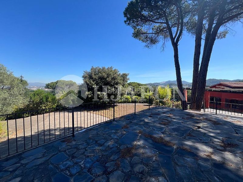 Foto ff32e3ac-89fc-41e0-83d4-8cb589b36c97. Casa amb calefacció aparcament piscina a Vallromanes