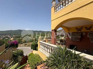 Casa a Vilassar de Dalt. Casa independiente con piscina y vistas al mar en vilassar de da