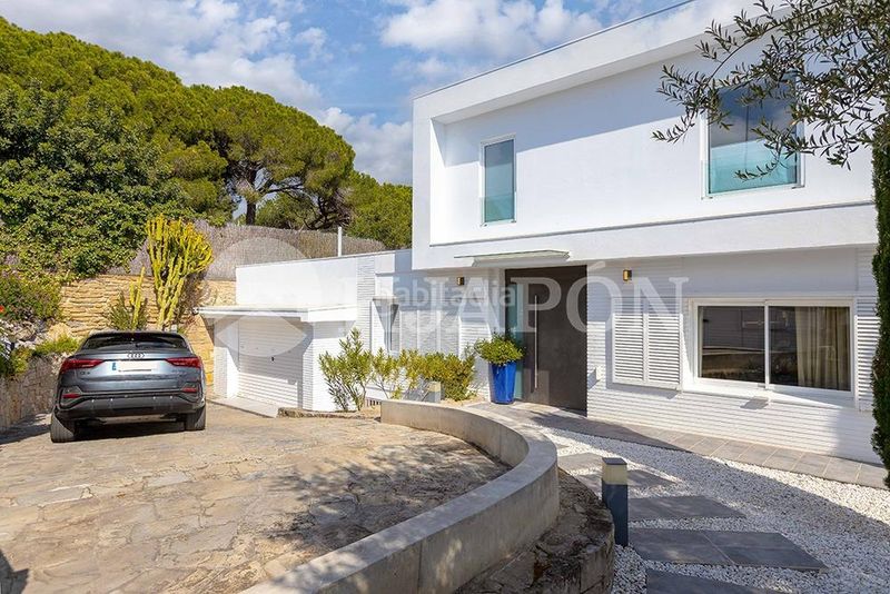 Foto 286ff48d-e3cc-4a71-8698-f3276ba8efff. Casa amb calefacció aparcament piscina a Alella