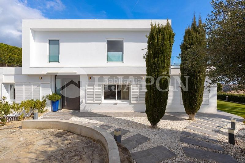 Foto a5fa299d-92bf-47f3-a63e-7dca09edbd4d. Casa amb calefacció aparcament piscina a Alella