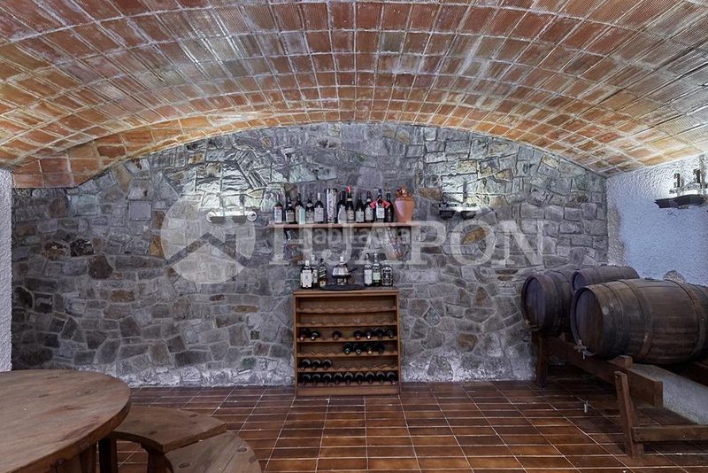 Foto 122a219c-57e1-4e8b-8b59-ab808d1ca96d. Casa amb calefacció aparcament piscina a Alella