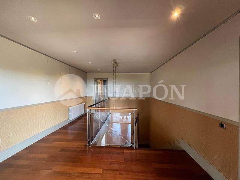 Foto 5ee28bd9-6862-462f-8c20-de1306f5c4b9. Casa amb calefacció aparcament piscina a Alella
