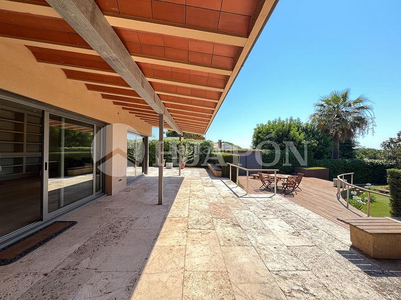 Foto 734231cf-8d05-4689-b582-8c63383c69c3. Casa amb calefacció aparcament piscina a Alella