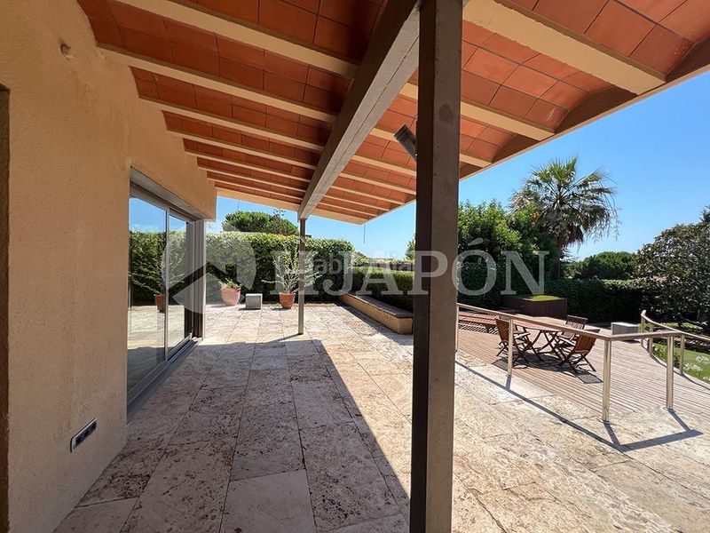 Foto 82fd88dd-74a3-46c2-a17c-773186c5a073. Casa amb calefacció aparcament piscina a Alella