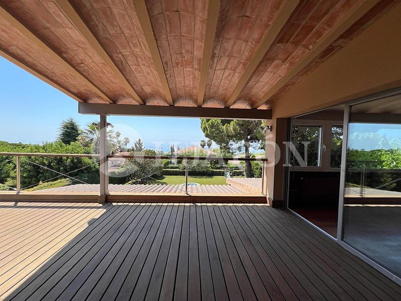Foto dab725e2-1487-4607-a7e8-18ab00429cc8. Casa amb calefacció aparcament piscina a Alella
