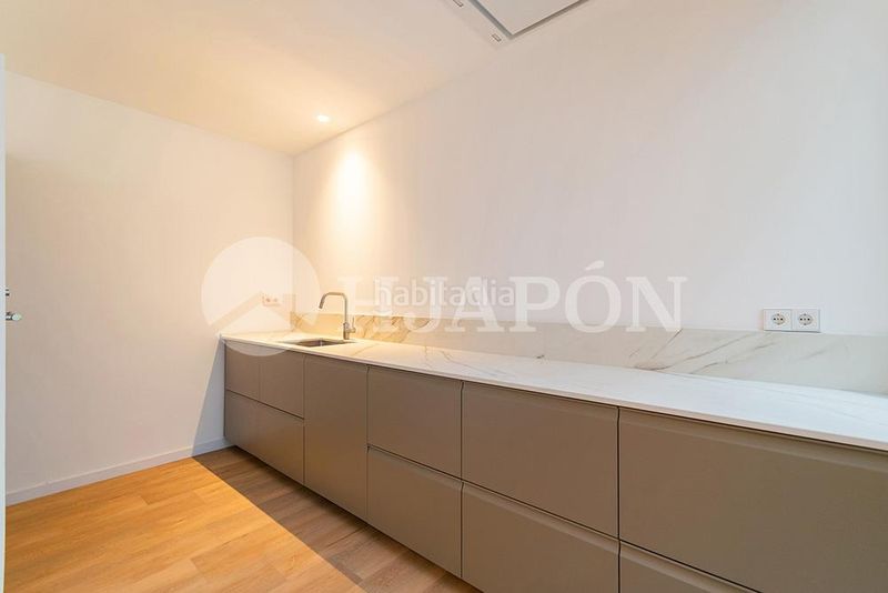 Foto 651ad645-63c4-43a4-bf43-f613a03d05ee. Casa amb calefacció a Manresà Badalona