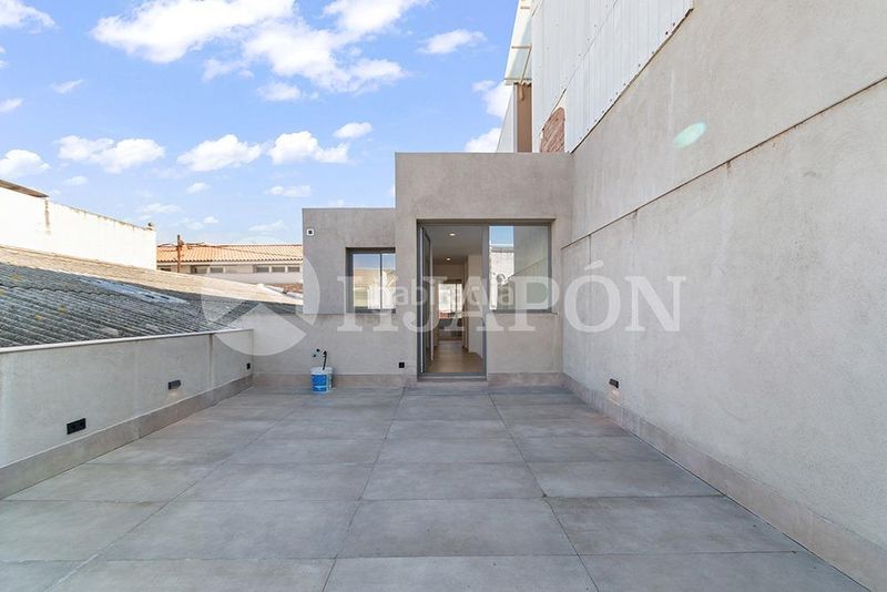 Foto c60988d2-8808-43d9-859d-f3e19abfd9cd. Casa amb calefacció a Manresà Badalona
