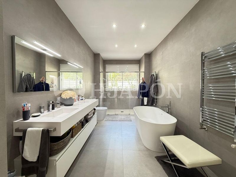 Foto 13e6d911-33d3-4d84-97a2-c92ac43af27b. Casa amb calefacció aparcament piscina a Teià