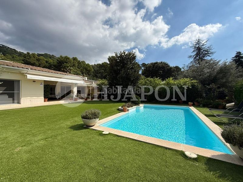 Foto 15a012f4-2d9a-45e6-a32c-f178009cb914. Casa amb calefacció aparcament piscina a Teià