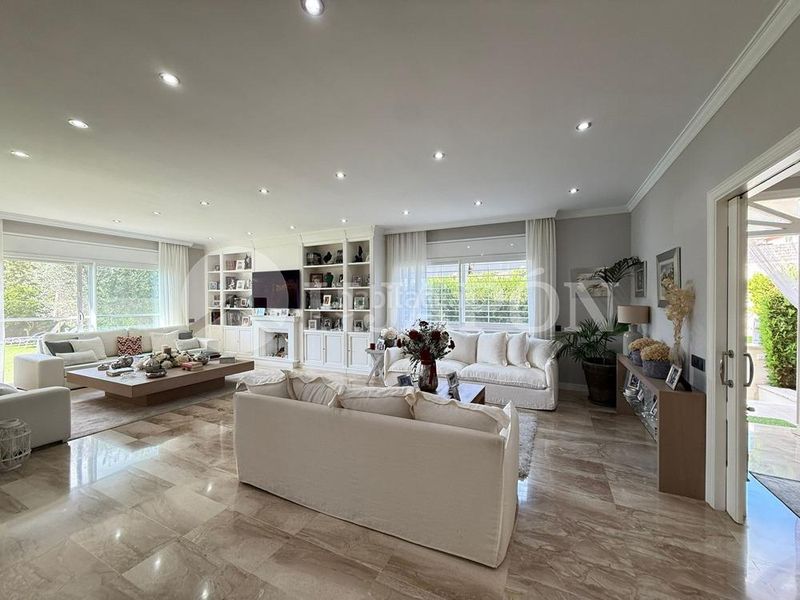 Foto a11a8547-eadb-4740-982c-e82e70f09152. Casa amb calefacció aparcament piscina a Teià