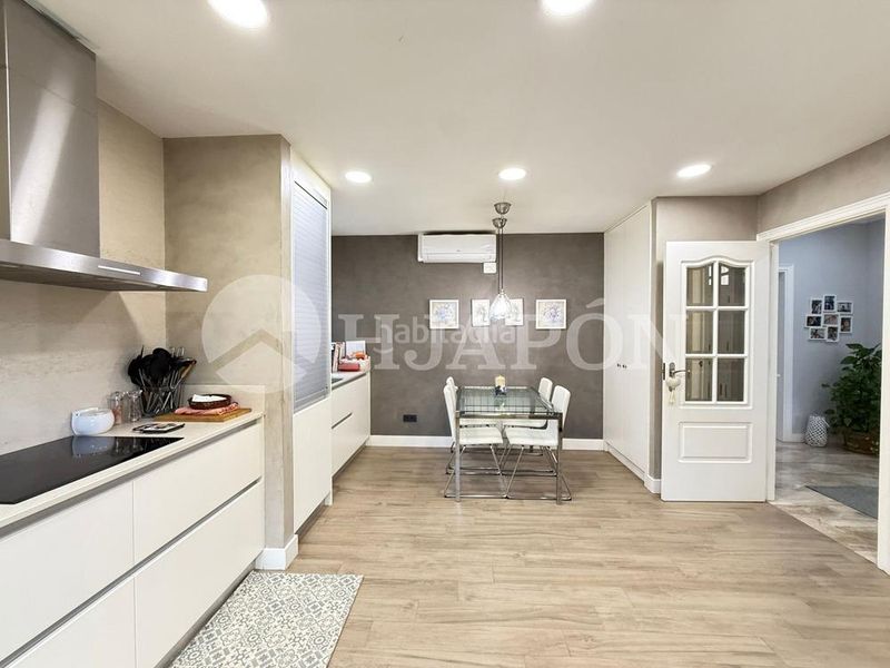 Foto f3ad95eb-e3b5-48fc-a8a6-a86106e12677. Casa amb calefacció aparcament piscina a Teià