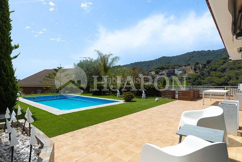 Foto 9357b4b5-06e4-4dde-9e6b-14990c1173a3. Casa amb calefacció aparcament piscina a Alella