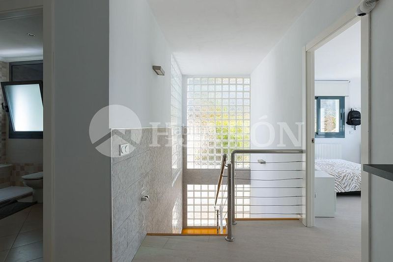 Foto aece0e58-499c-4754-9422-619a918cd4a0. Casa amb calefacció aparcament piscina a Alella