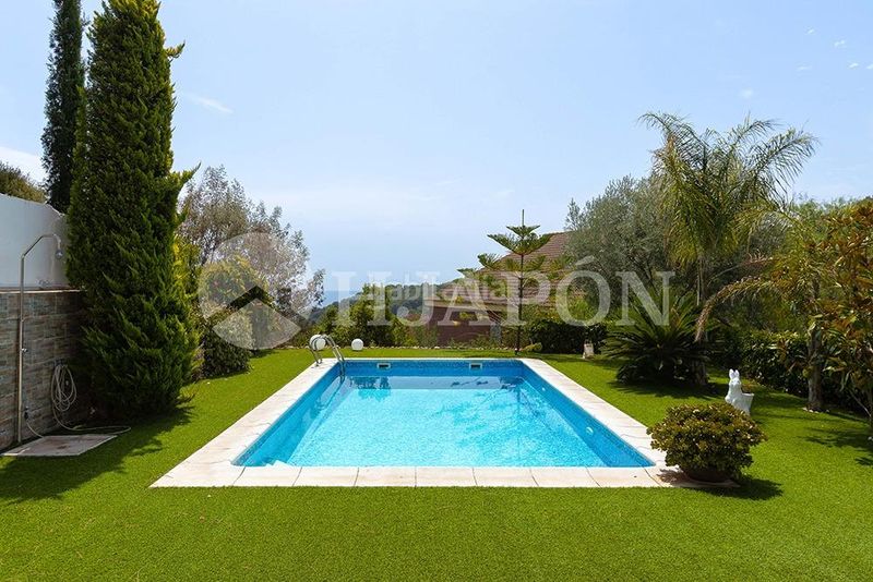 Foto d7418eb8-ccc5-4adf-8df3-cb9aea01ff63. Casa amb calefacció aparcament piscina a Alella