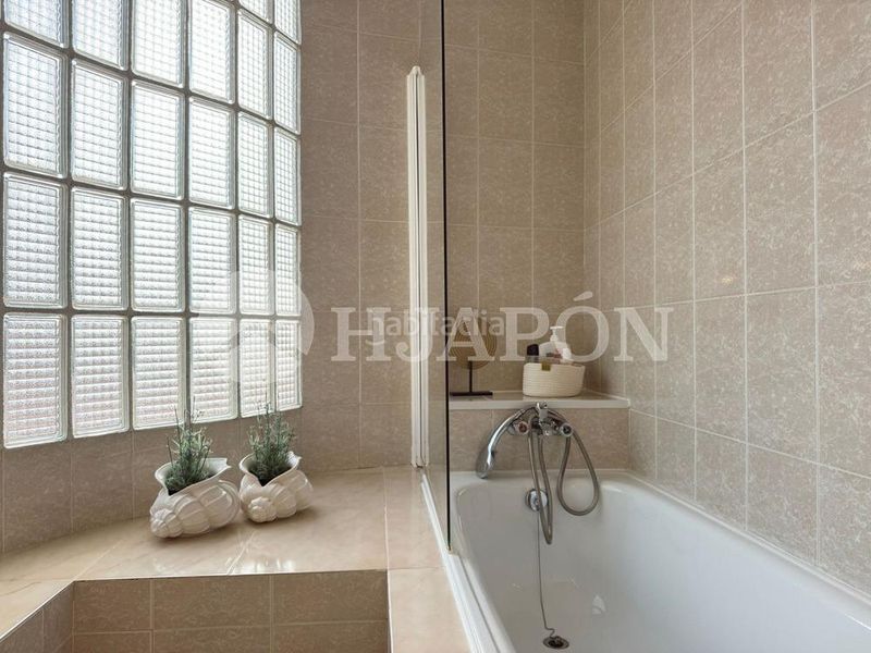 Foto cb653e02-c5c9-4c63-ad9d-9b34913bf280. Casa amb calefacció aparcament piscina a Alella