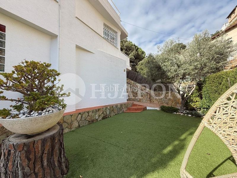 Foto fe8da50b-dfe6-4e68-8560-b41a46c71e37. Casa amb calefacció aparcament piscina a Alella