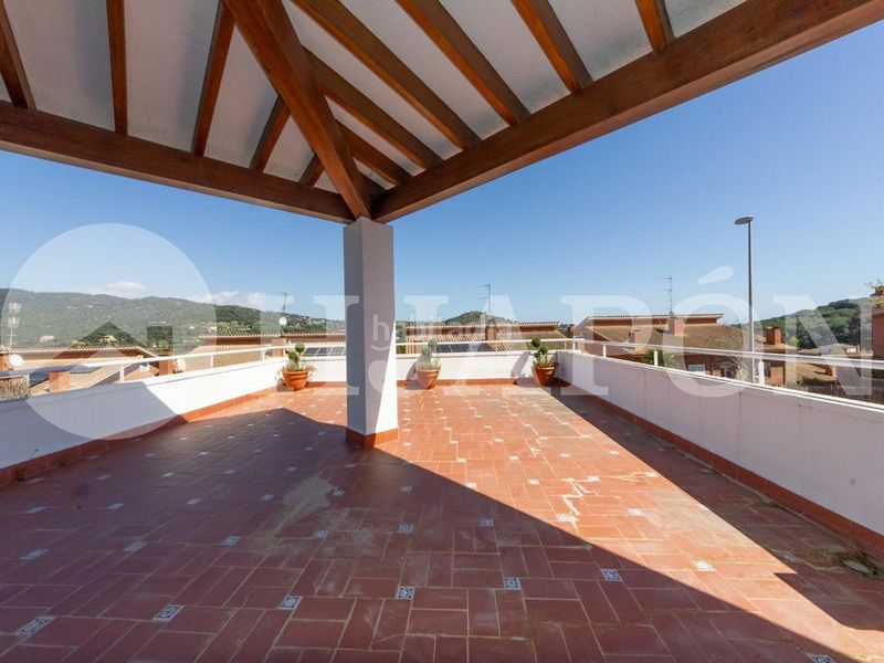 Foto ab453408-1d79-4e8a-b18c-a476603eab6c. Casa amb calefacció aparcament piscina a Nucli Urbà Argentona