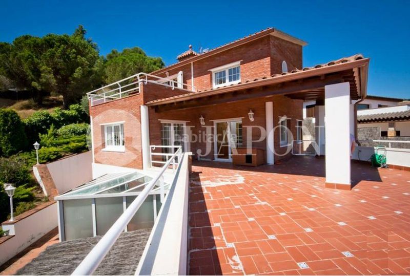 Foto c2e3cfd6-dd1c-437e-a778-2760cca9e295. Casa amb calefacció aparcament piscina a Nucli Urbà Argentona
