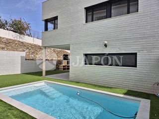Casa bifamiliare in Alella. Exclusiva propiedad prácticamente para  estrenar en alella.