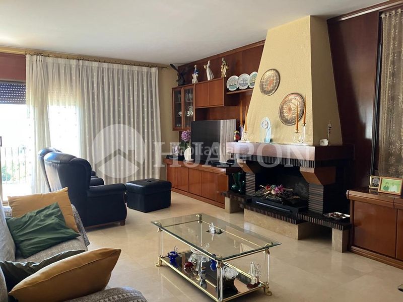 Foto 86059400-1a58-43ca-b694-56a1e91750c1. Casa amb calefacció aparcament piscina a Teià