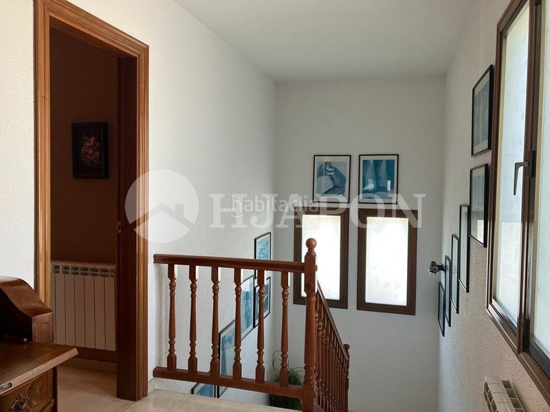 Foto eada4c7e-c5a6-45c5-a8b8-b63169b9cc11. Casa amb calefacció aparcament piscina a Teià