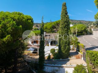 Haus in Alella. Vivir en plena naturaleza con total privacidad y vistas increíbl