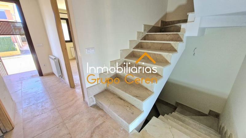 Foto f898861a-02f1-4b1c-928d-794bc4fed695. Casa adossada amb calefacció aparcament a Alesanco