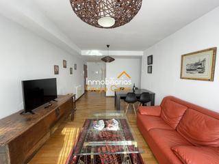 Apartament a Cirueña. Coqueto apartamento con vistas despejadas frente a la casa club
