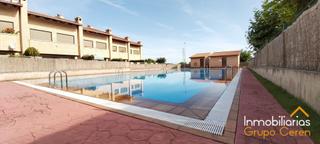 Local commercial à Santo Domingo de la Calzada. Merendero equipado con acceso privado a piscinajardín comunitari