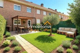 Casa a schiera in Santo Domingo de la Calzada. En santo domingo de la calzada adosado con jardín  en urbanizaci