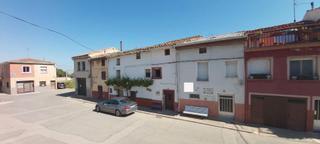 Casa  Calle margubete. Buscas casa con gran terreno urbano en santo domingo?
