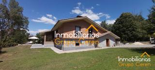 Chalet à Ojacastro. Chalet con piscina en espectacular finca de 40.000 m2 privada