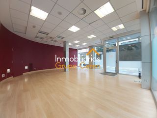 Business premise in Santo Domingo de la Calzada. Local comercial amplio escaparate ideal para oficina o negocio