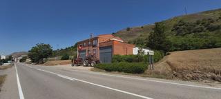 Casa  Avenida campo de los deportes. Chalet en belorado  nave  terreno