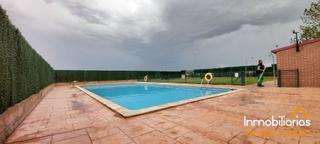 Duplex à Castañares de Rioja. Duplex  a estrenar, con  amplia terraza en urbanización con pisc
