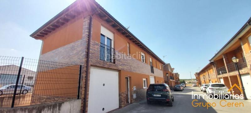 Foto 1d5602e9-74f8-431f-883b-feb6ee94cc15. Casa adossada amb calefacció aparcament piscina a Herramélluri