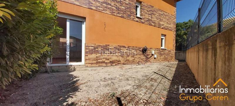 Foto 480a9f57-108d-4f3e-91f9-d695990bd2f5. Casa adossada amb calefacció aparcament piscina a Herramélluri