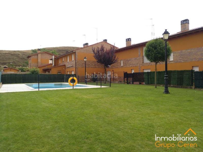 Foto cb80cbdd-9856-4dcf-b4b3-40cc7d3743c7. Casa adossada amb calefacció aparcament piscina a Herramélluri