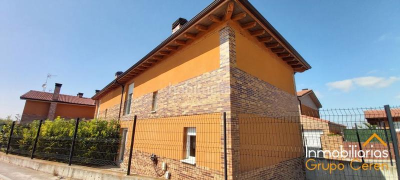 Foto d8aa9756-e699-45c4-b5f8-2d69f65f6e02. Casa adossada amb calefacció aparcament piscina a Herramélluri