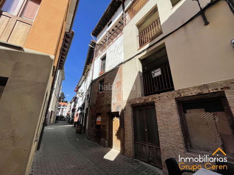 Foto c91769a1-4db4-4241-a236-425d3f96fa58. Casa  ideal para inversores y negocio entre las dos plazas en Ezcaray