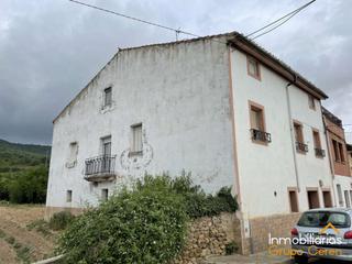 Casa a Avenida de la rioja 164. Casa de pueblo en santurde de rioja