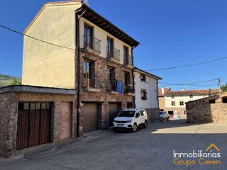 Casa en Valgañón. Casa de construccion en el 2006 con vistas despejadas