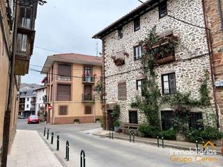 Casa aparellada a Ezcaray. Mitad de casa en el centro para rehabilitar