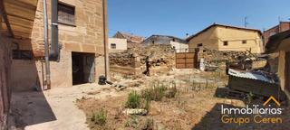 Haus in Rodezno. En rodezno amplia casa de pueblo  de piedra de sillería con jard
