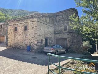 Casa a Ezcaray. Casa para rehabilitar al lado del rio con vistas despejadas