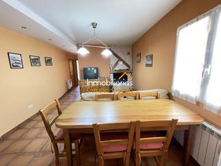 Dúplex a Ojacastro. Duplex de tres habitaciones y dos baños en ojacastro